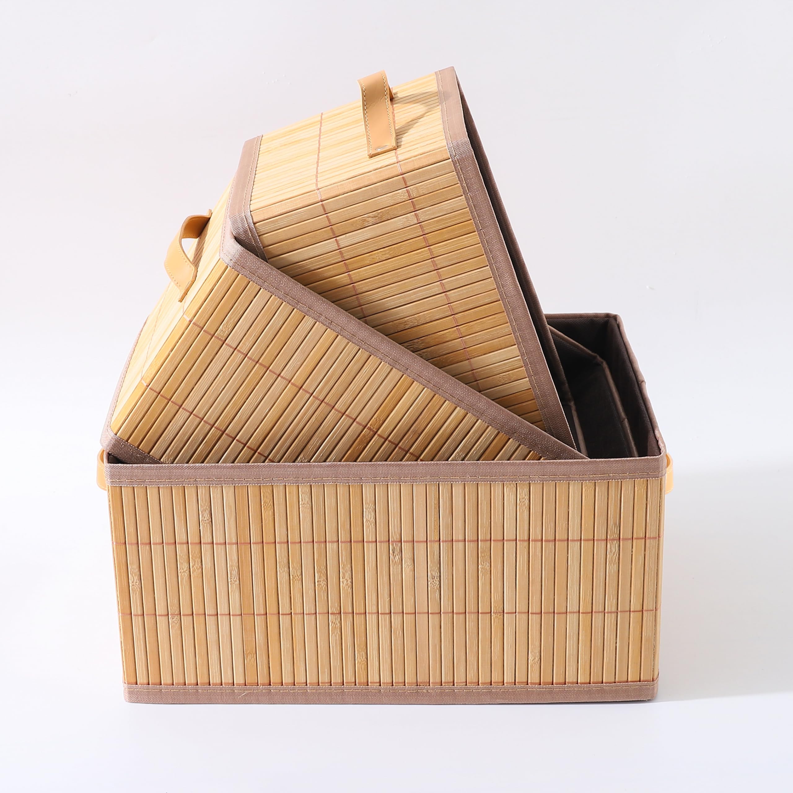 Kuber Bamboo Storage Basket - Elegant storage in the living room Kuber Bamboo Storage Basket - Elegant storage in the living room