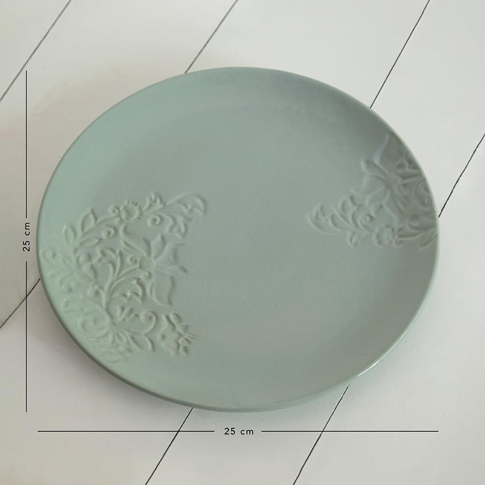 Ellementry Upper Crust Dinner Plate - Stack of plates for serving Ellementry Upper Crust Dinner Plate - Stack of plates for serving