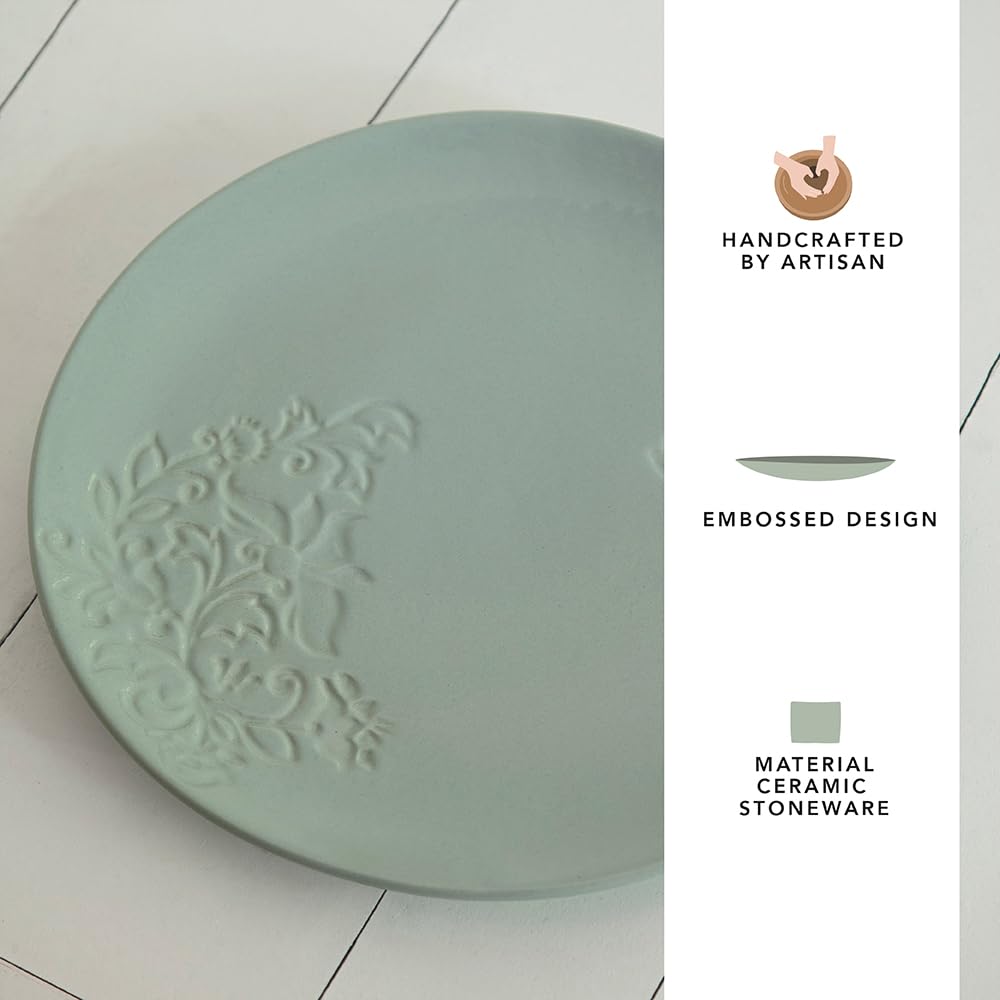 Ellementry Upper Crust Dinner Plate - Family dinner table Ellementry Upper Crust Dinner Plate - Family dinner table