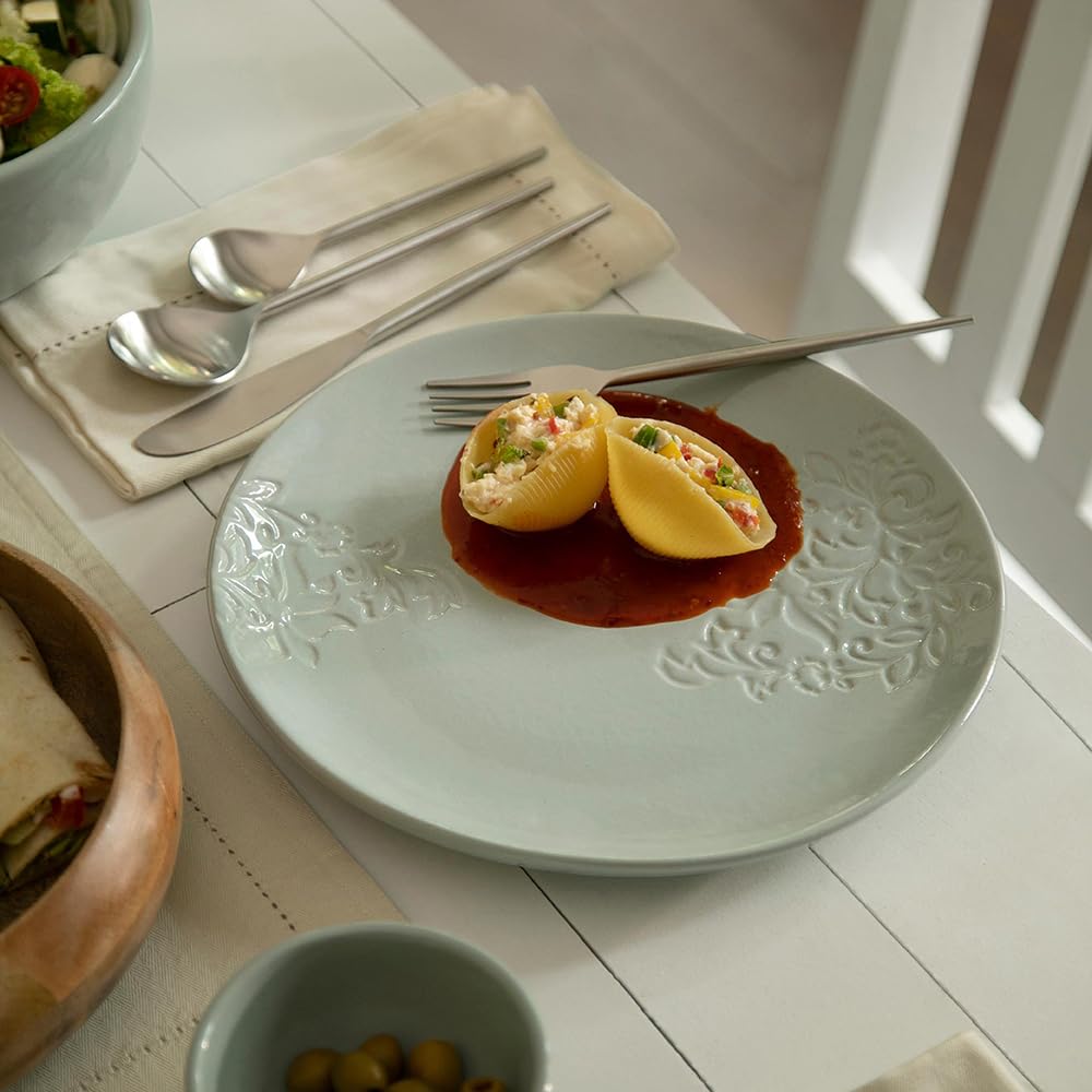 Ellementry Upper Crust Dinner Plate - Elegant dining setup Ellementry Upper Crust Dinner Plate - Elegant dining setup