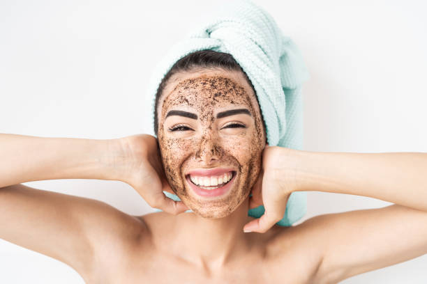 Say Goodbye to Clogged Pores: The Benefits of Using a Face Scrub
