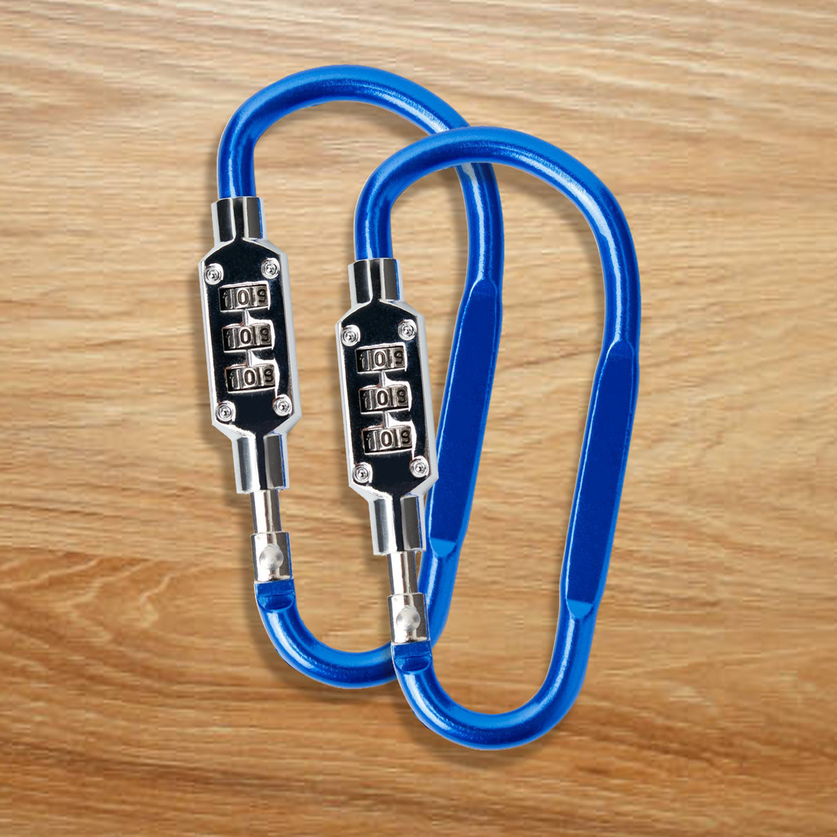 UMAI blue locking carabiner clip - practical solution for backpacking