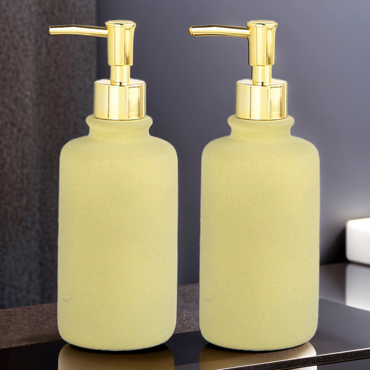 UMAI smooth pump dispenser - family-friendly hand hygiene