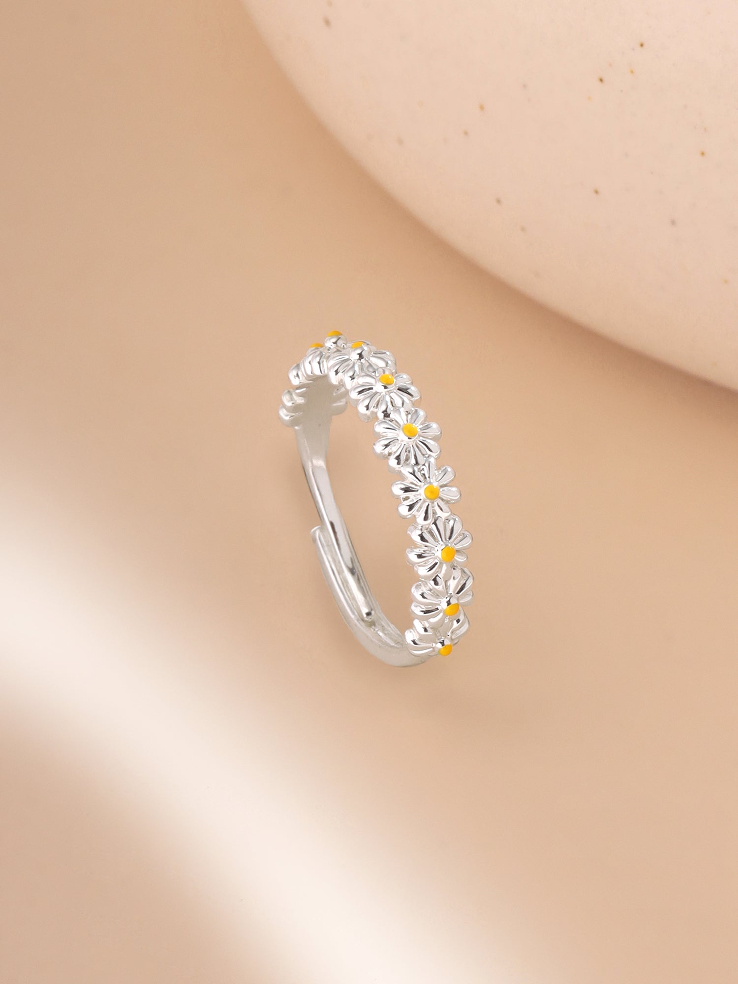 Yellow Chimes alloy ring - versatile addition to any outfit