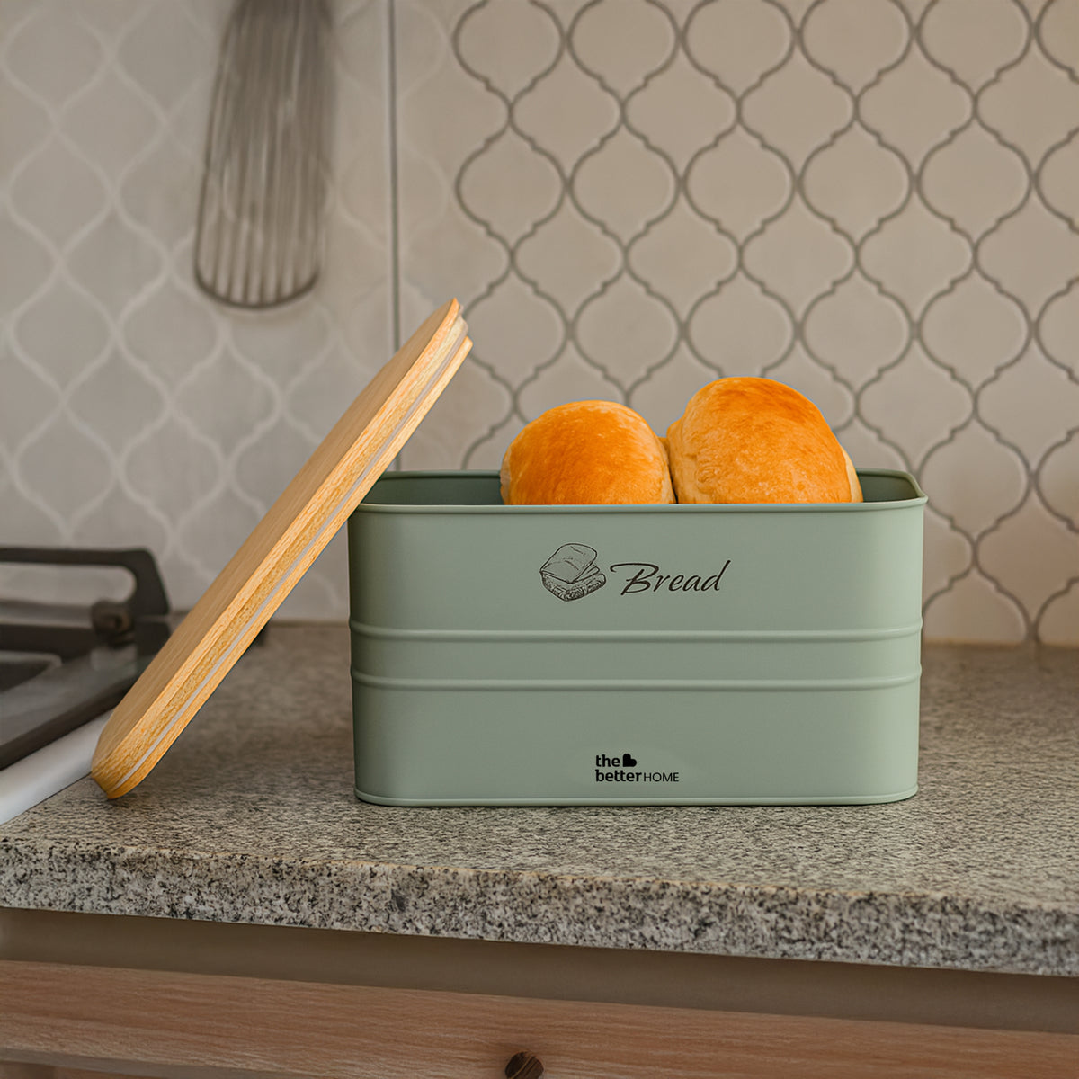 The Better Home wooden lid bread box - Convenient kitchen storage