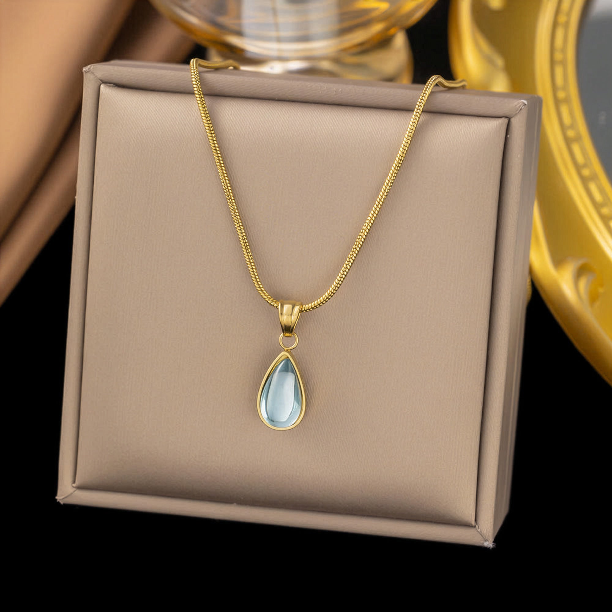 Yellow Chimes refined gold necklace - office styling