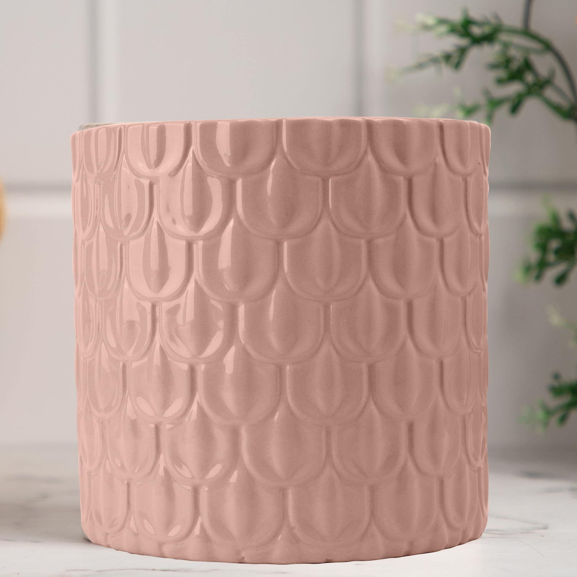 Anko Pink Scalloped Pot - Durable stoneware design