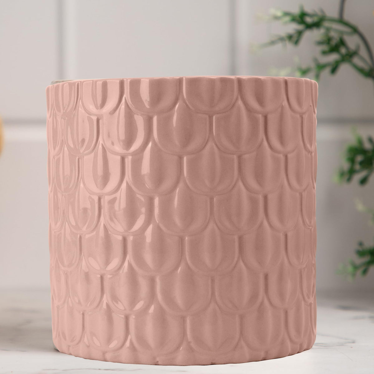 Anko Pink Scalloped Pot - Durable stoneware design