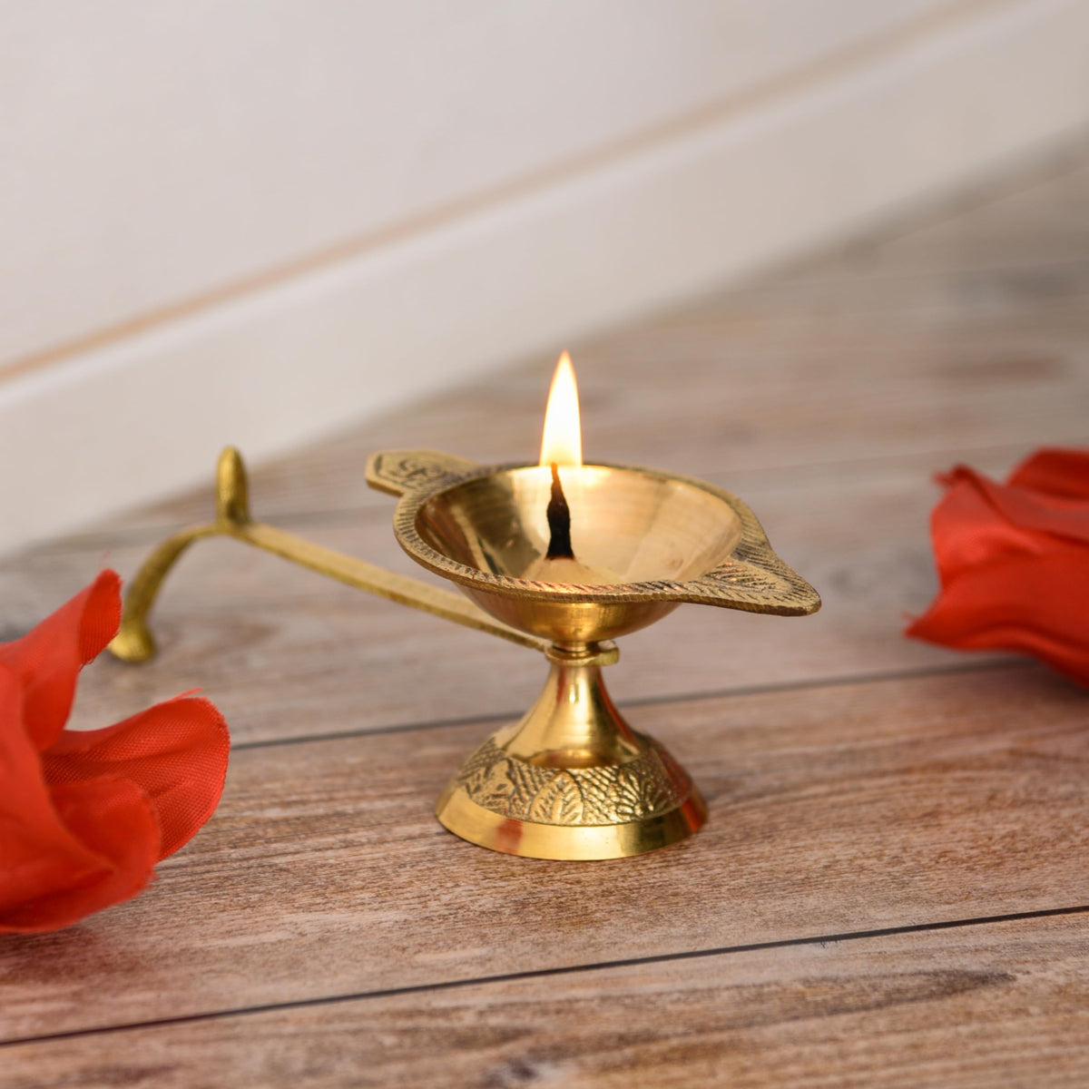 Kuber Industries Pooja Deepak | Deepak for Pooja | Incense Dhup Burner | Brass Diya Dhuni Stand for Pooja | Pooja Diya for Home-Office Temple | Big Deepak with Handle | Golden