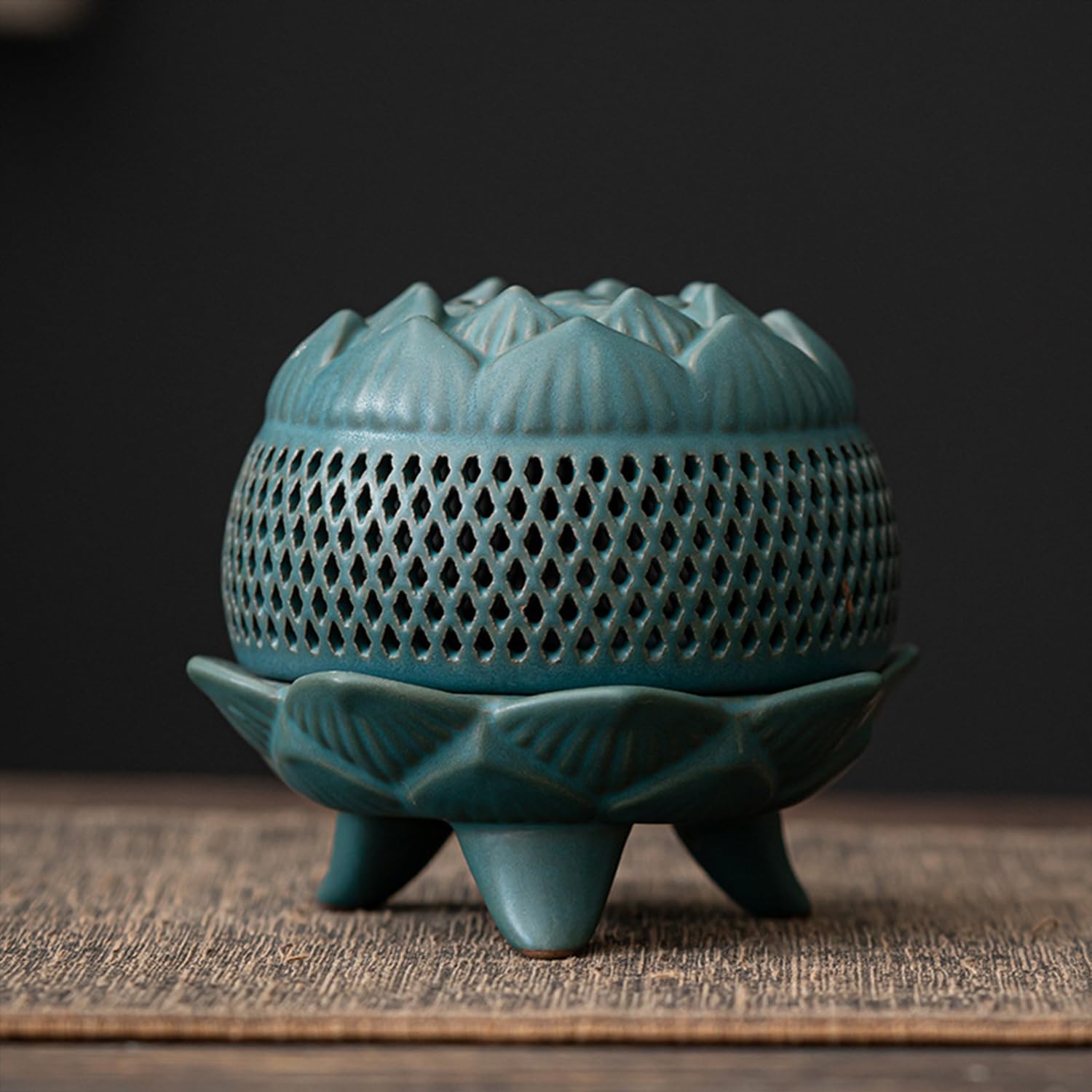 Ekhasa ceramic incense holder - ideal gifting solution