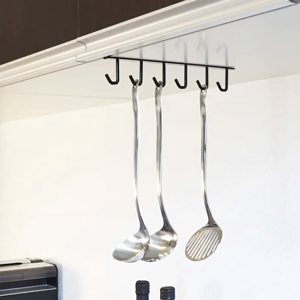UMAI Under Shelf Hanger - Space-saving for laundry room