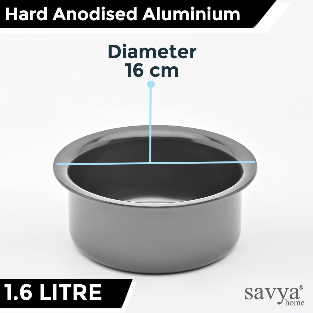 Savya Home sauce pan - Preparing tea