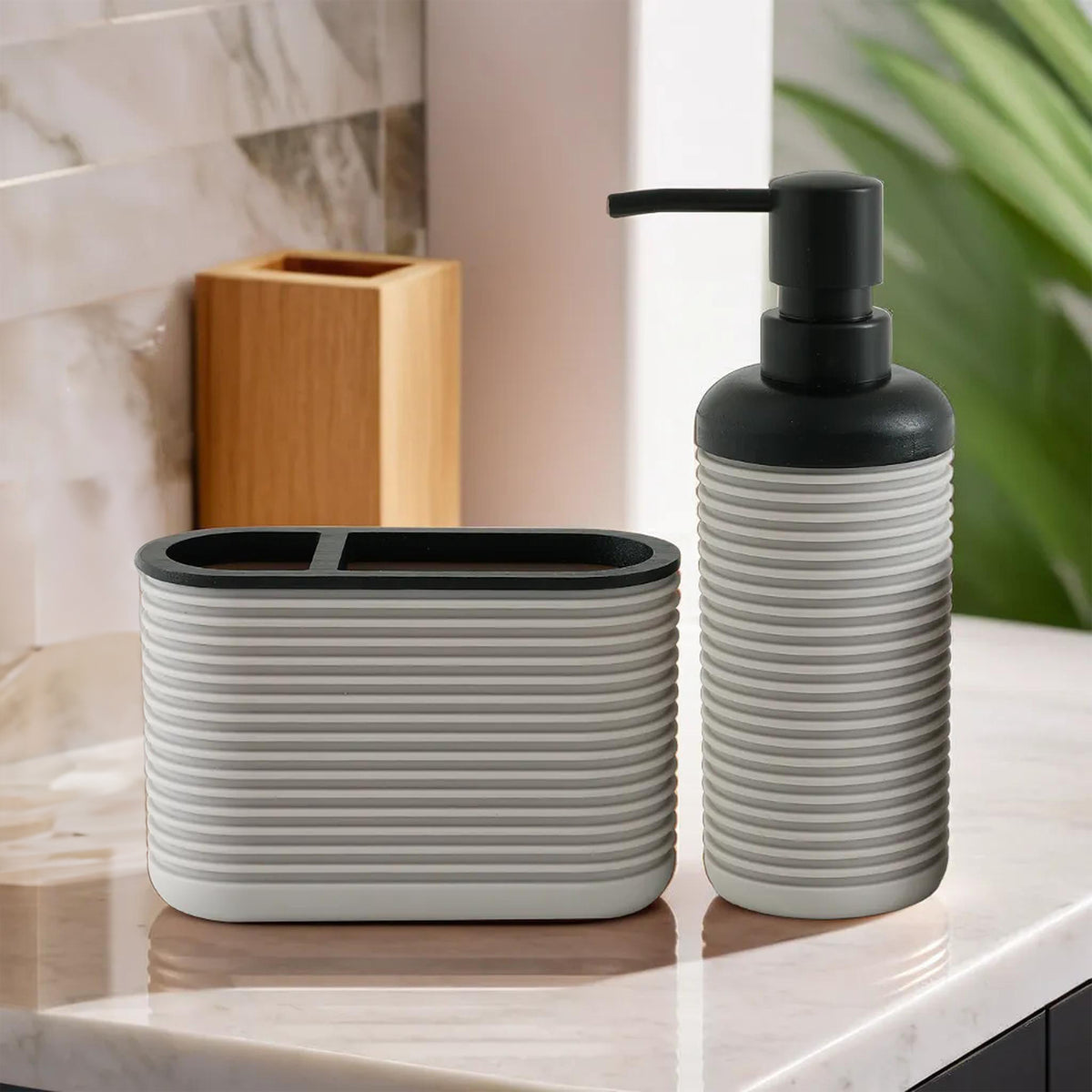 UMAI stylish bathroom set - Everyday clean and chic
