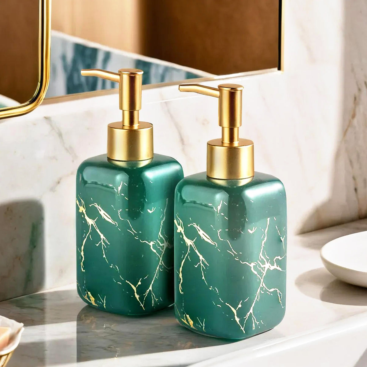 UMAI green soap dispenser - versatile home use