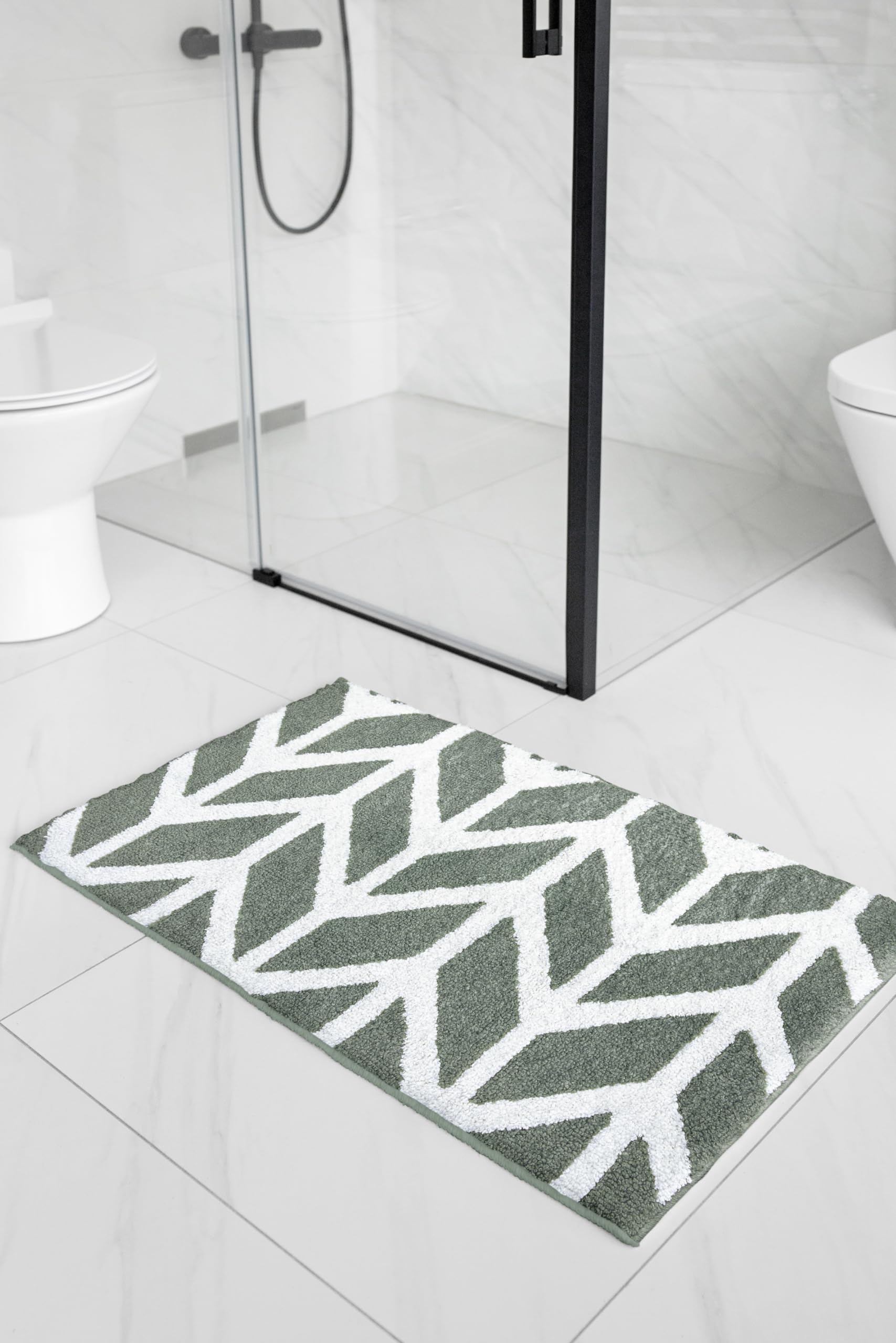 Encasa non-slip bath mat - Enhancing daily routine