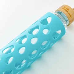 The Better Home Borosilicate Glass Water Bottle with Sleeve 550ml | Non Slip Silicon Sleeve & Bamboo Lid | Fridge Water Bottle For Home & Office (Light Blue, Pack of 1)