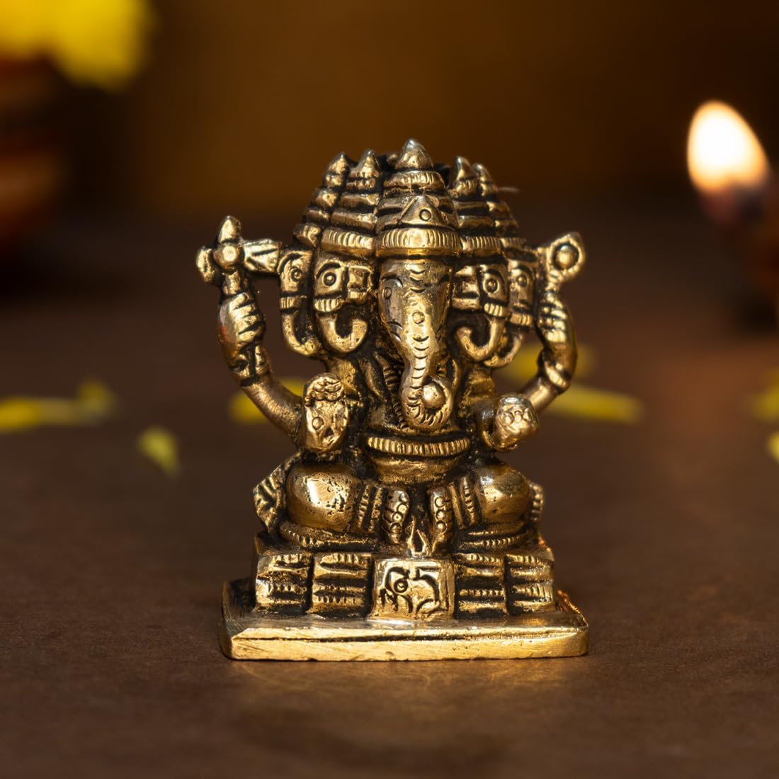 Gleevers X Ekhasa Wedding Gift & Housewarming Gift Set | 100% Pure Brass Kamdhenu Cow with Calf Vast Idol | Wedding Gift for Couples | House Warming Gift for New Home (Brass Ganesh Idol)