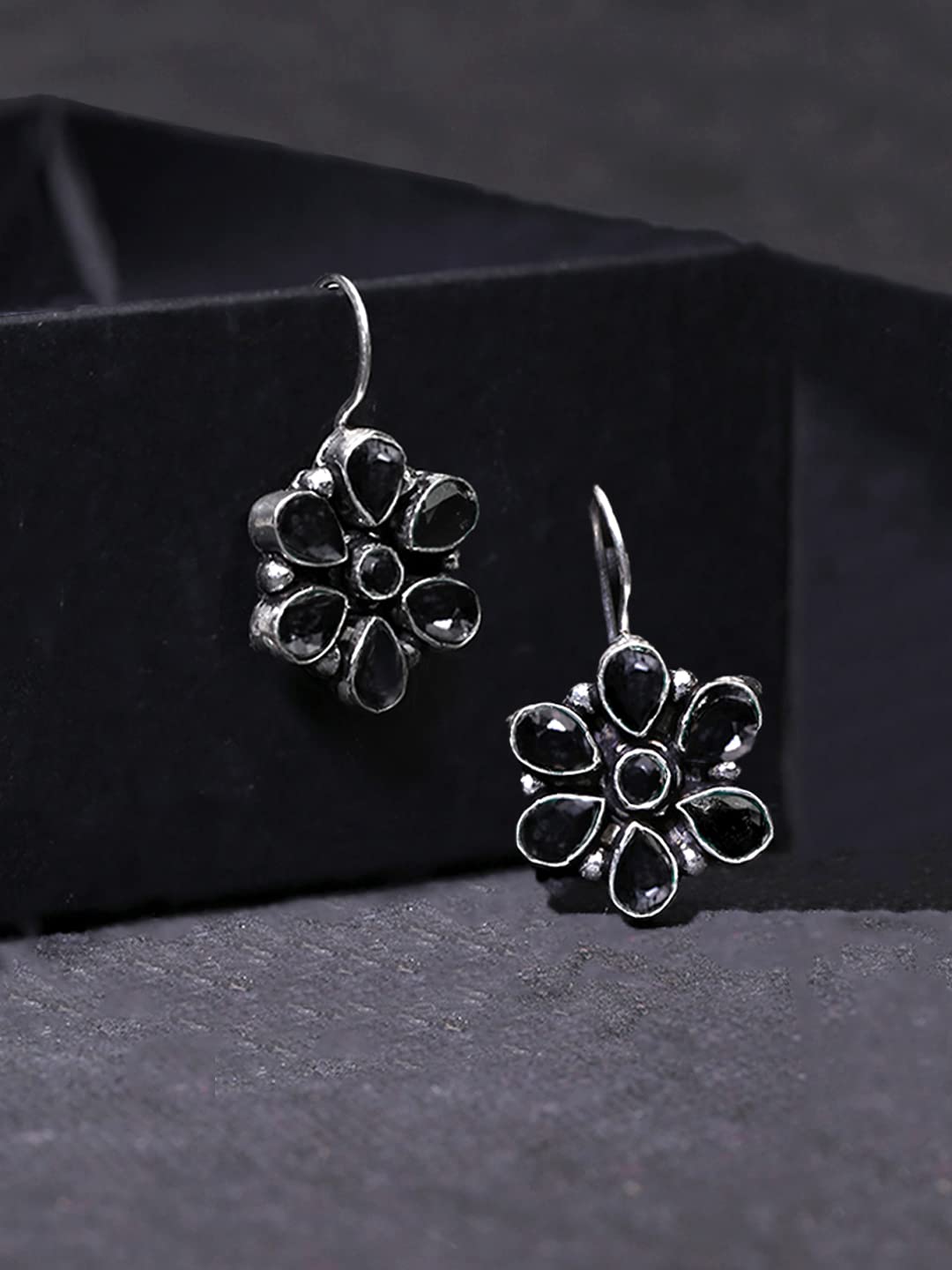 Details more than 120 black stone drop earrings latest