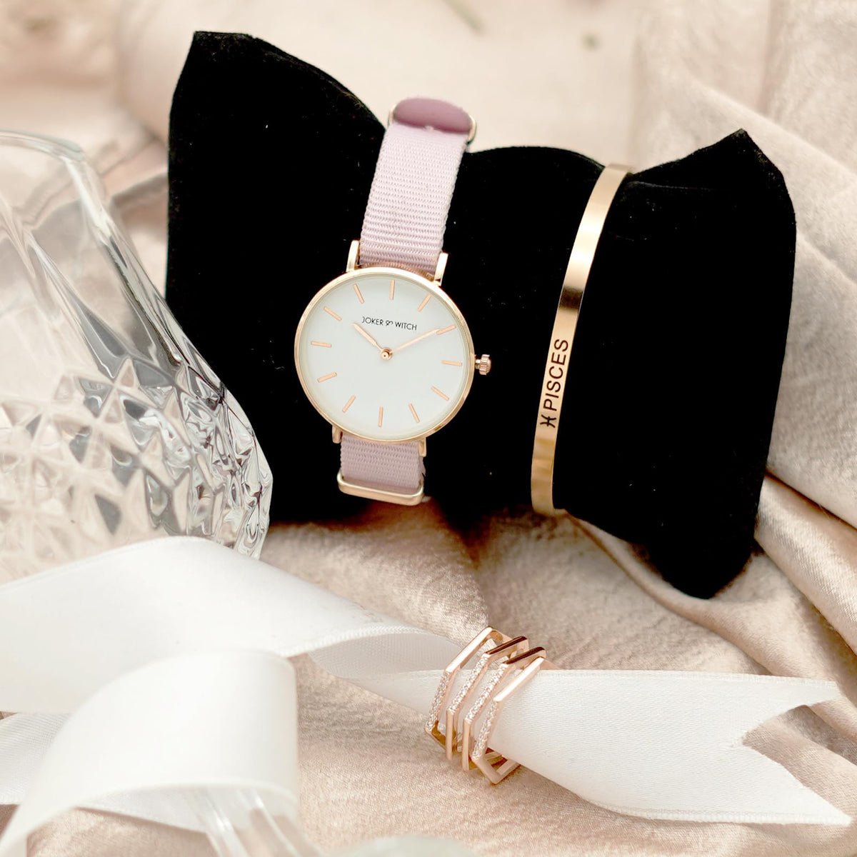 Joker & Witch Sleek Blush Pisces Love Triangle